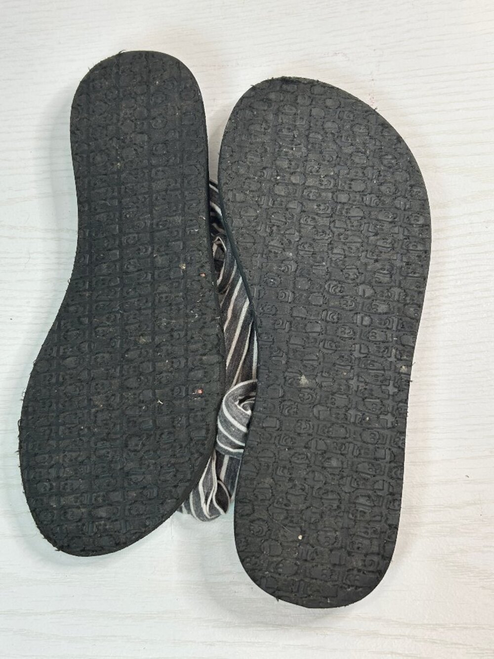 Sanuk Yoga Sling Sandals Women's Size 8 Gray White Stripe Boho Casual Comfort - Picture 4 of 5